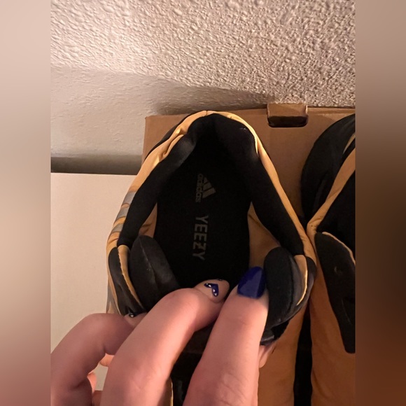 Authentic Yeezy Boost 700 - Like New - Picture 4 of 6